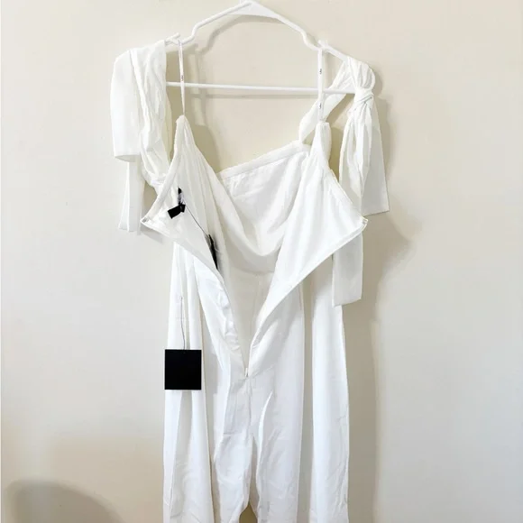 LULUS Luxe Behavior White Off-the-Shoulder Tie-Strap Cropped Jumpsuit Sz XL NWT - Picture 9 of 12